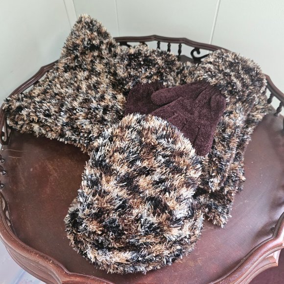 3pc Faux Fur Cozy Fall & Winter Toboggan Set, Soft & Fuzzy Scarf, Hat, & Gloves - Picture 4 of 7